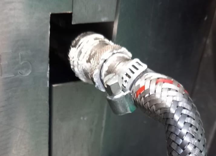 Dépôts blancs sur les raccords : conversion du tartre (calcite → aragonite)
